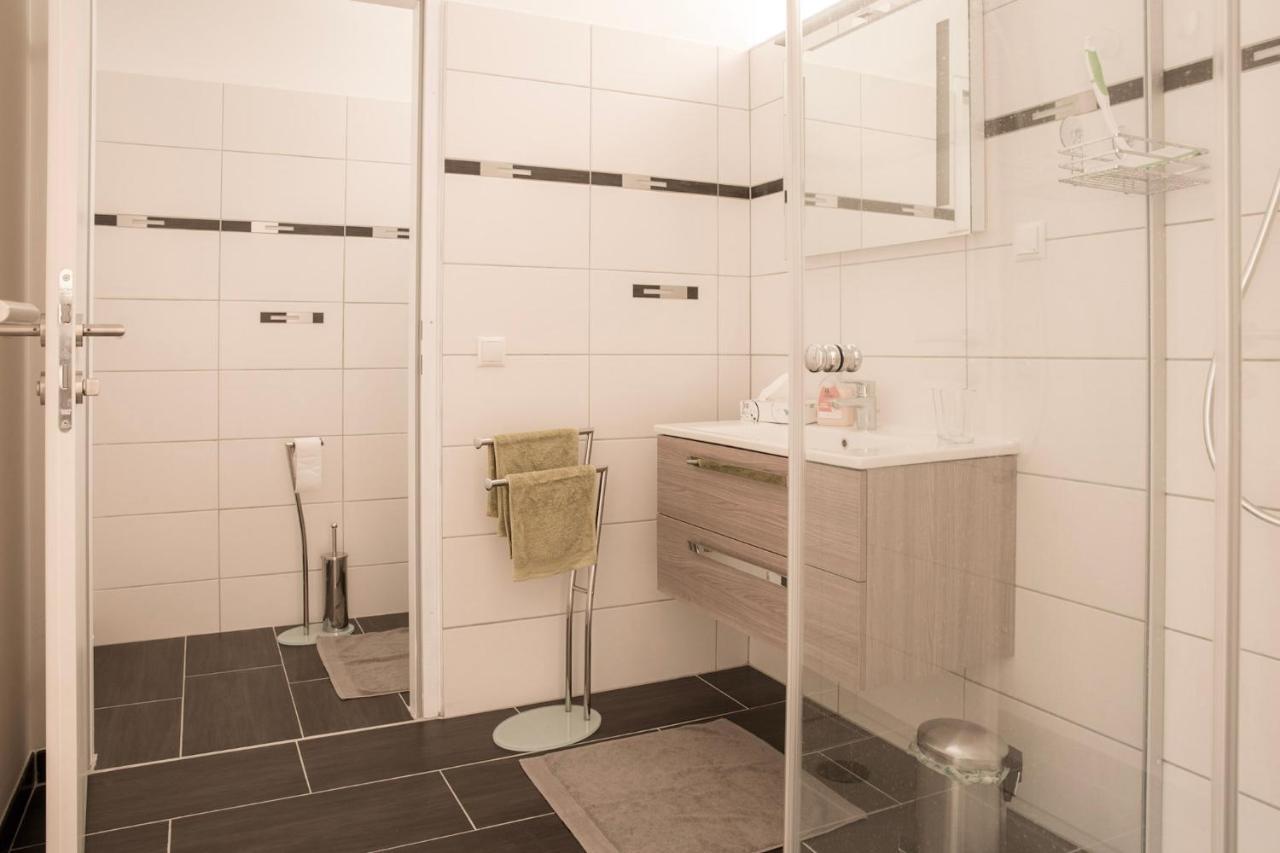 Ferienwohnung Am Weingut Eisenbock Strass  Dış mekan fotoğraf