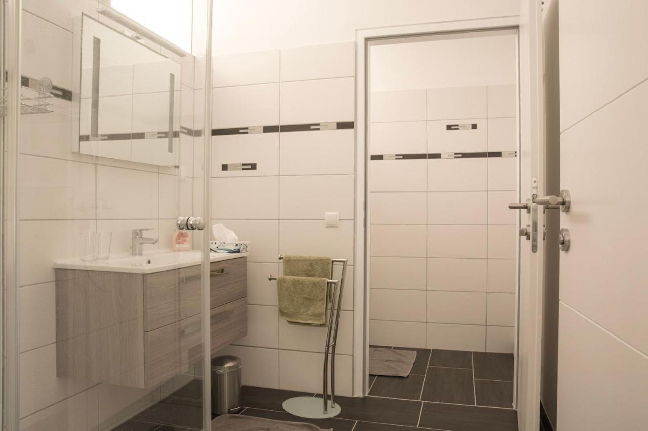 Ferienwohnung Am Weingut Eisenbock Strass  Dış mekan fotoğraf