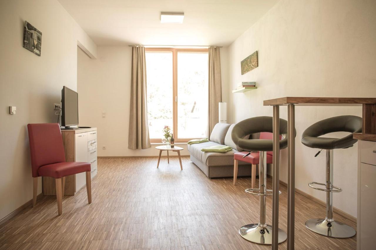 Ferienwohnung Am Weingut Eisenbock Strass  Dış mekan fotoğraf